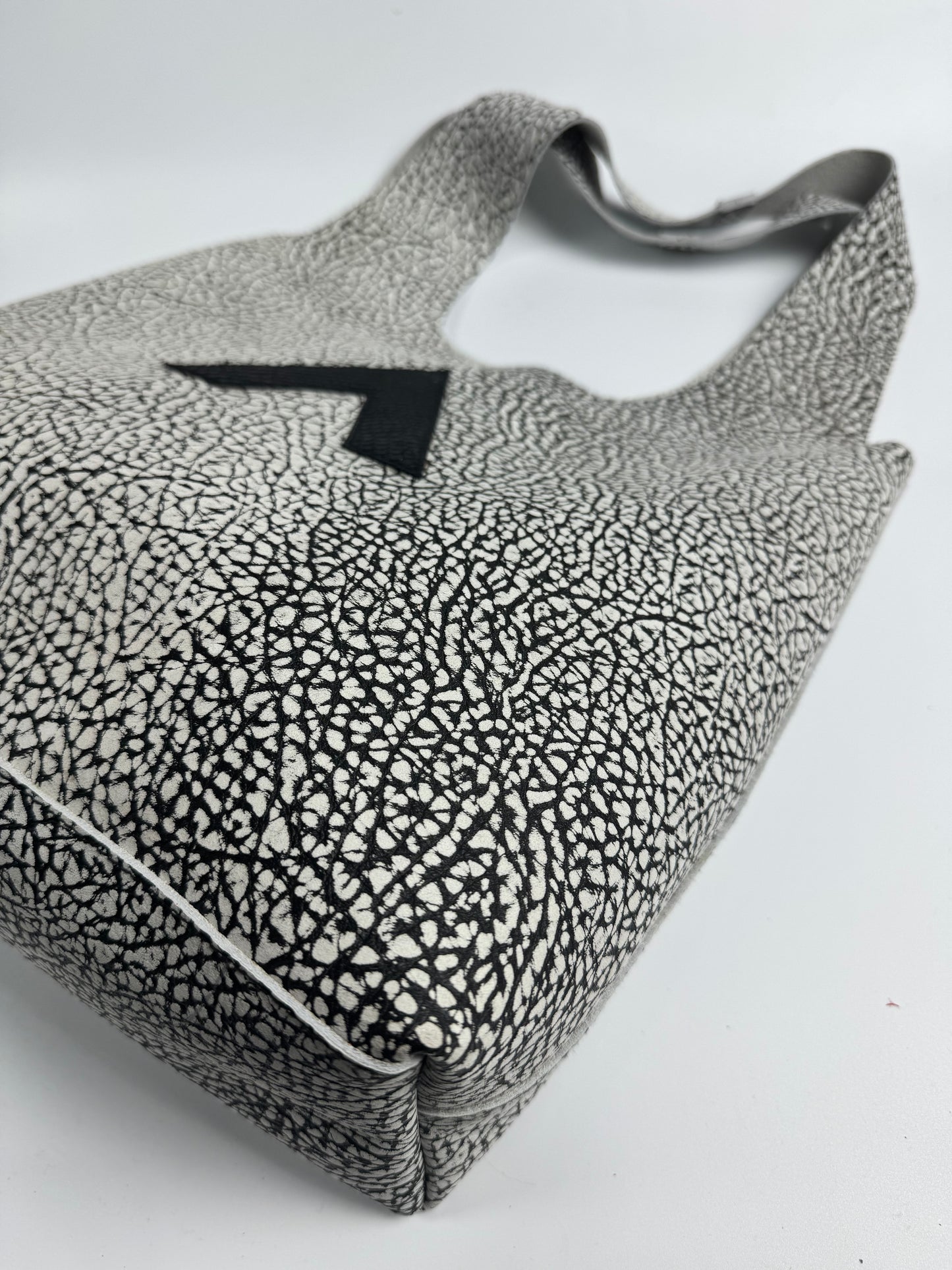 Arch Sack Genuine Leather Tote Bag - Elephant Skin