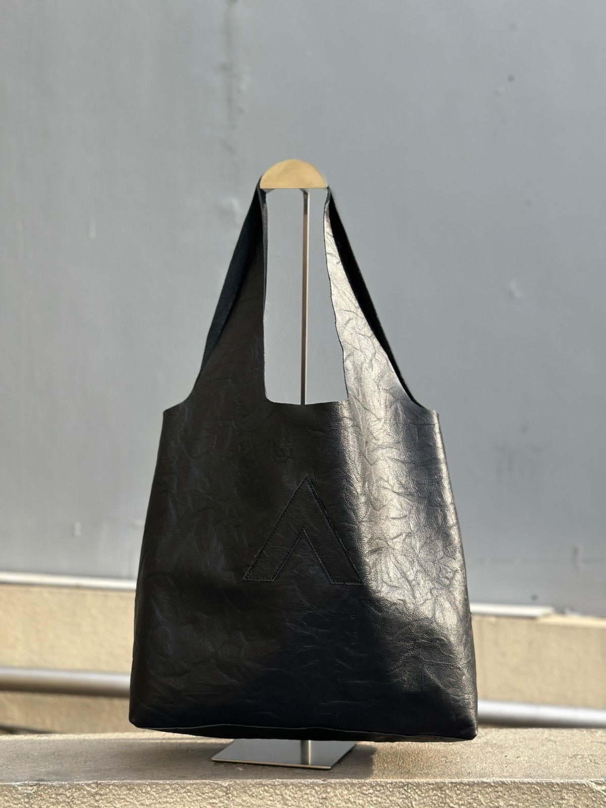 Arch Sack Genuine Leather Tote - Crumpled Black