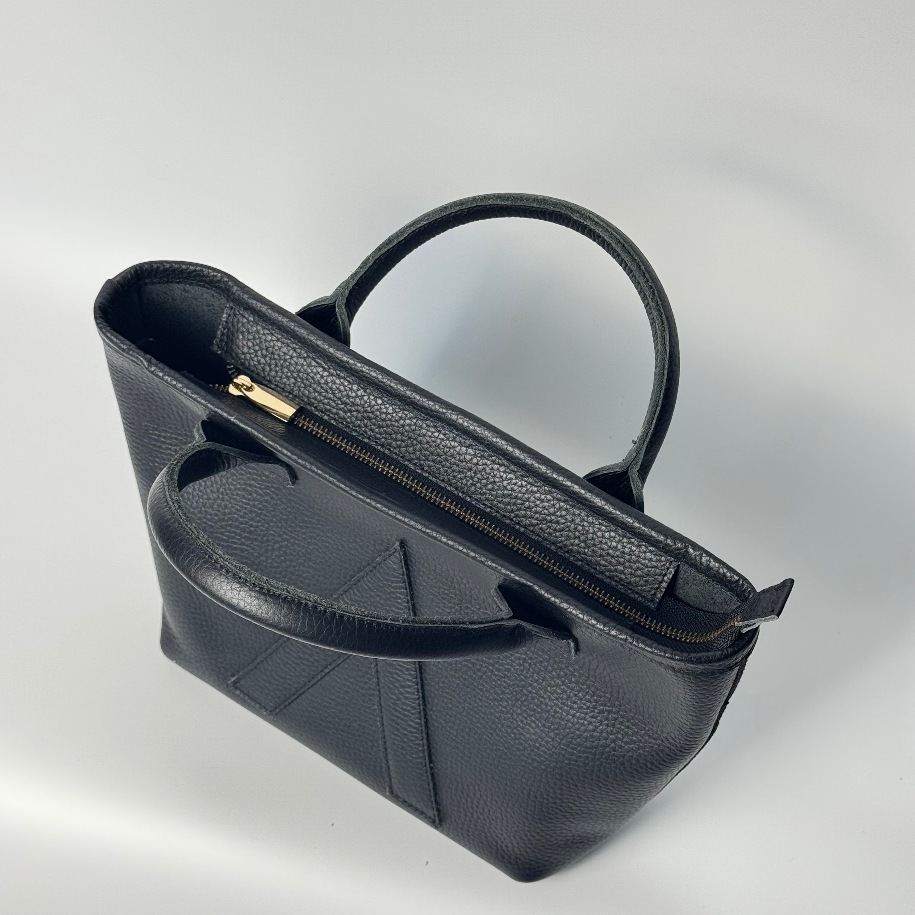 P-TOTE Full Grain Calf Leather (Petite Tote) in Black