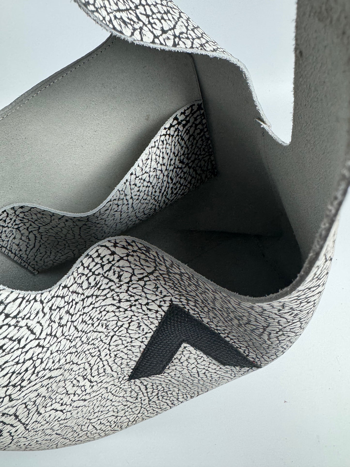 Arch Sack Genuine Leather Tote Bag - Elephant Skin