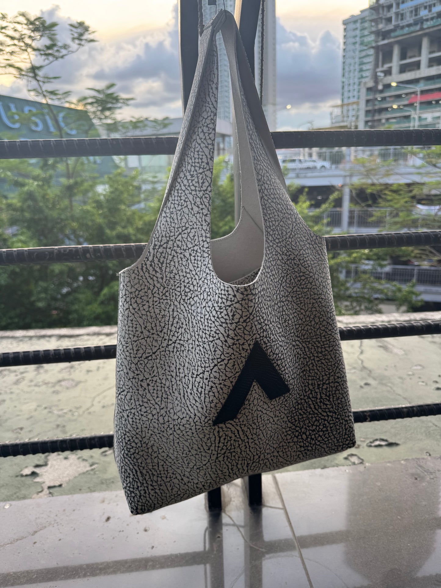Arch Sack Genuine Leather Tote Bag - Elephant Skin