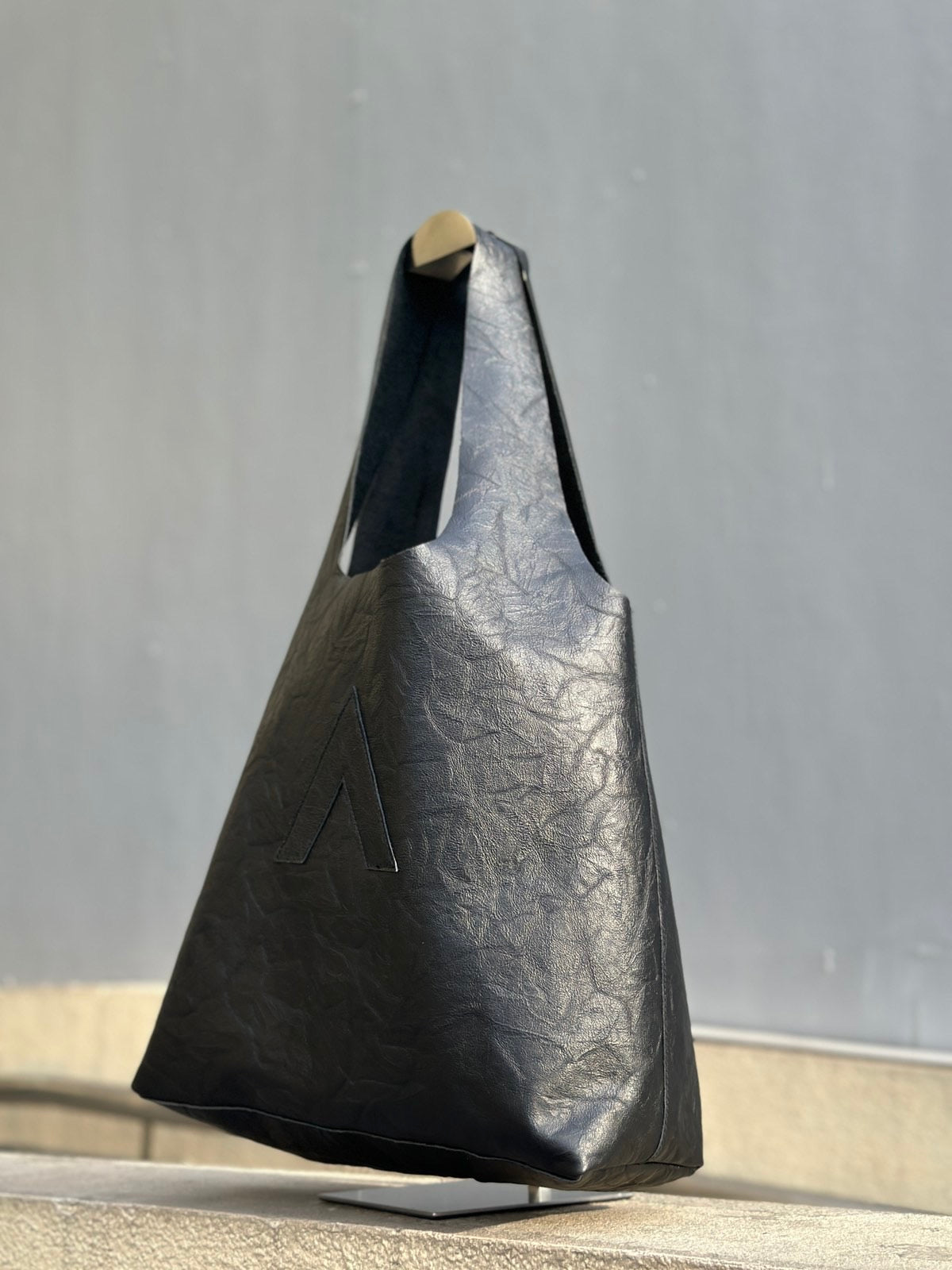 Arch Sack Genuine Leather Tote - Crumpled Black