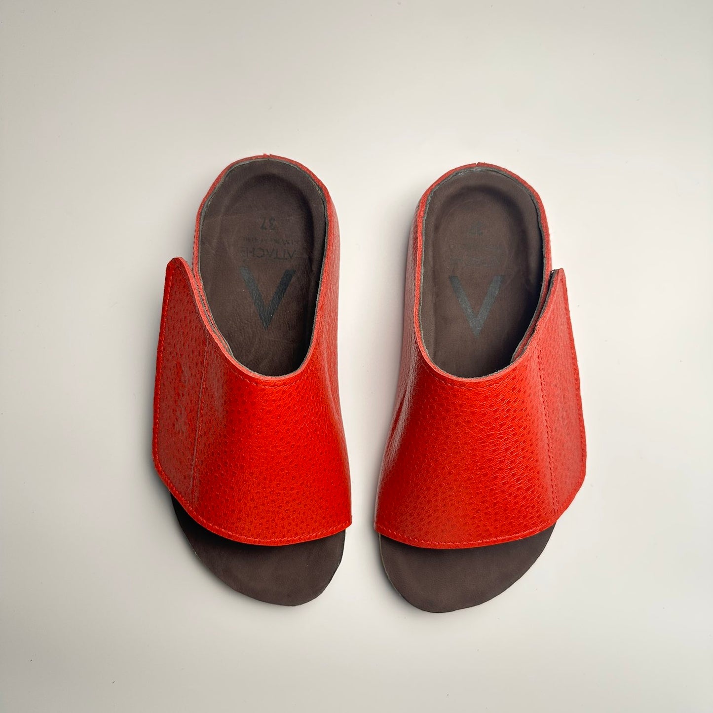 LIMITED EDITION: Terra Slides Flex Scarlet (limited to 10 pairs)