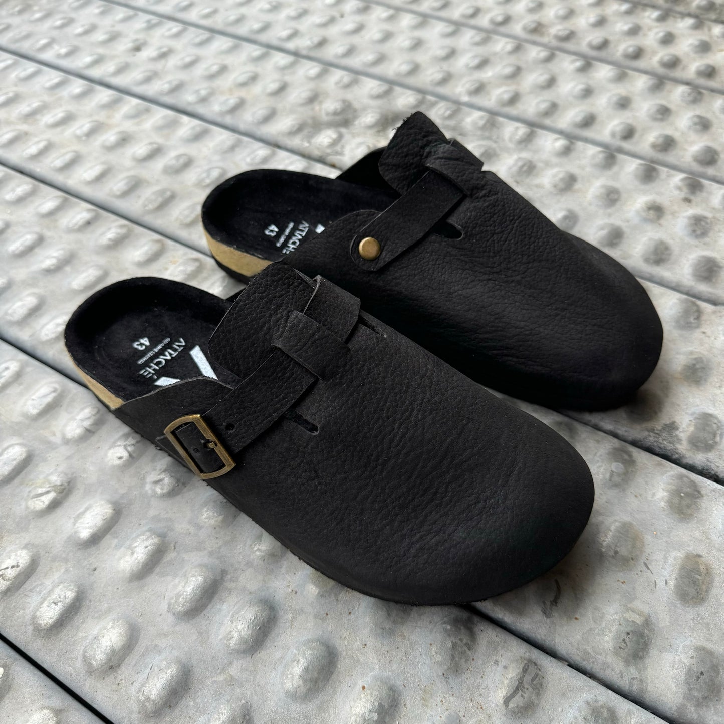 Clogs Premium Black Tumbled Leather