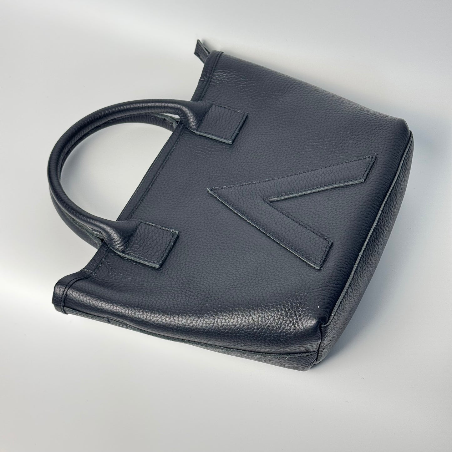 P-TOTE Full Grain Calf Leather (Petite Tote) in Black