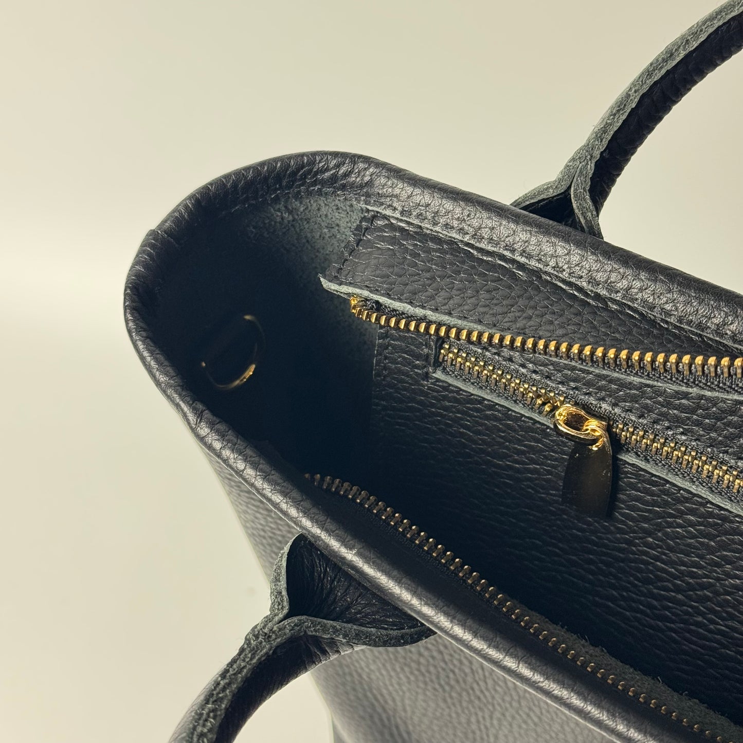 P-TOTE Full Grain Calf Leather (Petite Tote) in Black