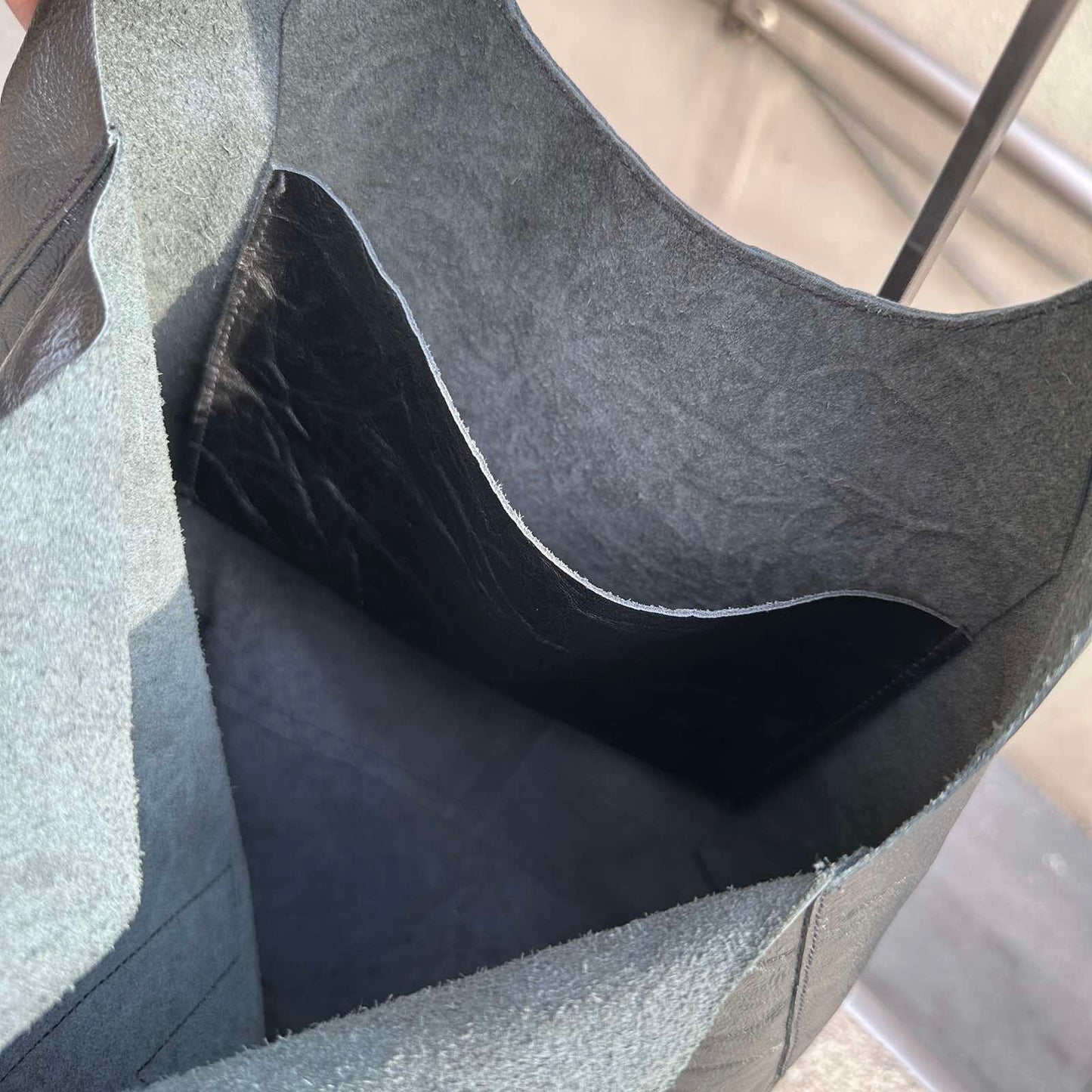 Arch Sack Genuine Leather Tote - Crumpled Black