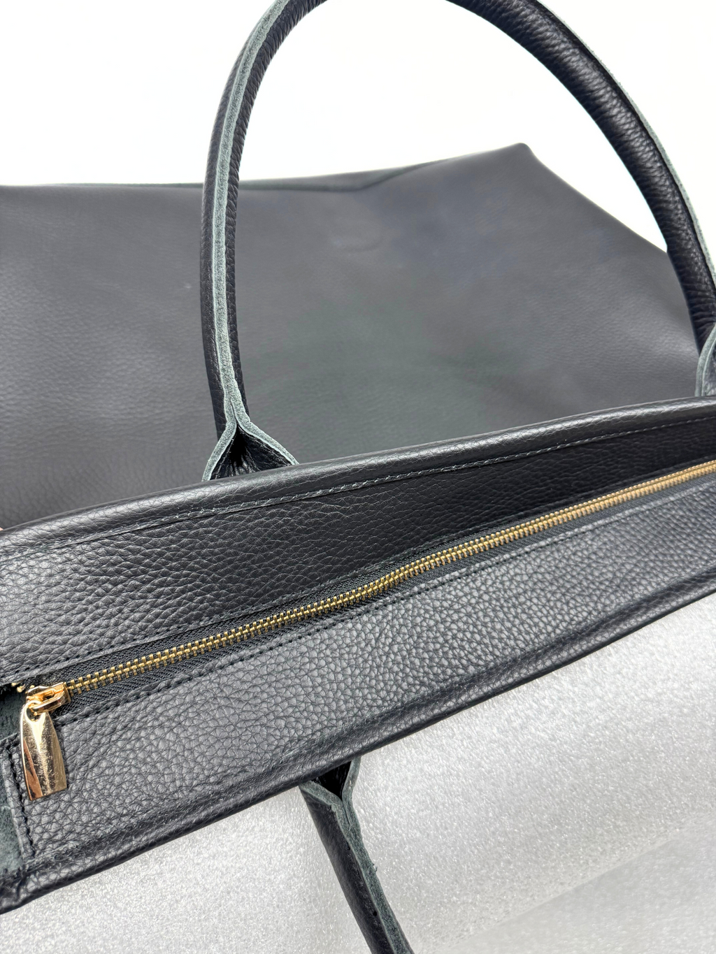 U-TOTE Full Grain Calf Leather Upsize Tote in Black