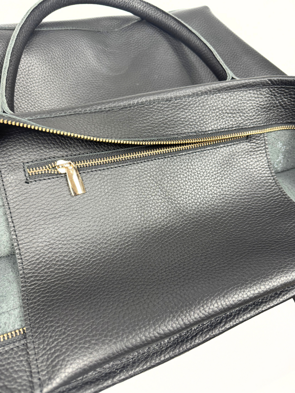 U-TOTE Full Grain Calf Leather Upsize Tote in Black