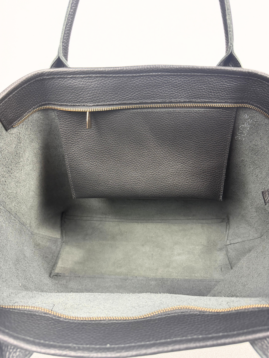 U-TOTE Full Grain Calf Leather Upsize Tote in Black