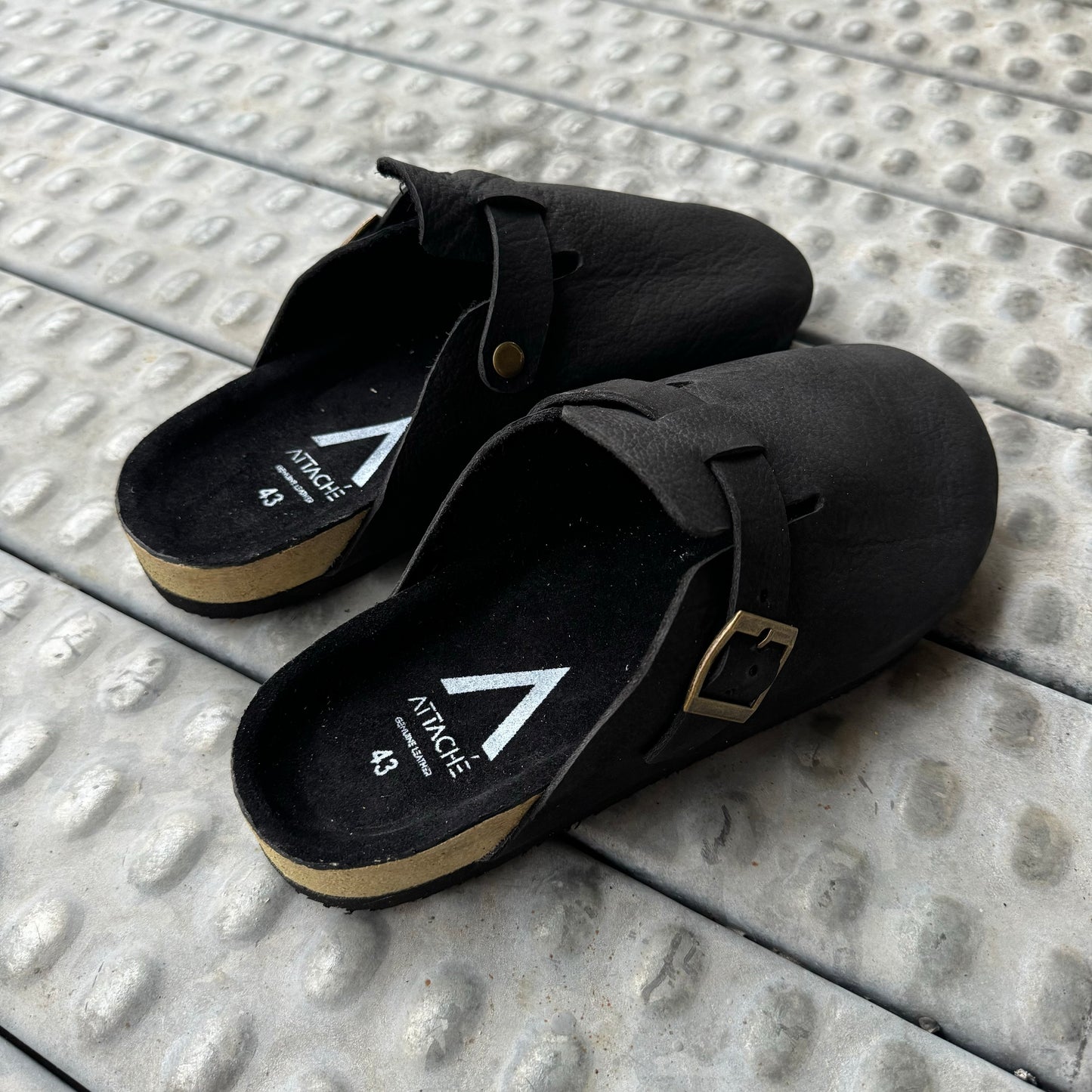 Clogs Premium Black Tumbled Leather