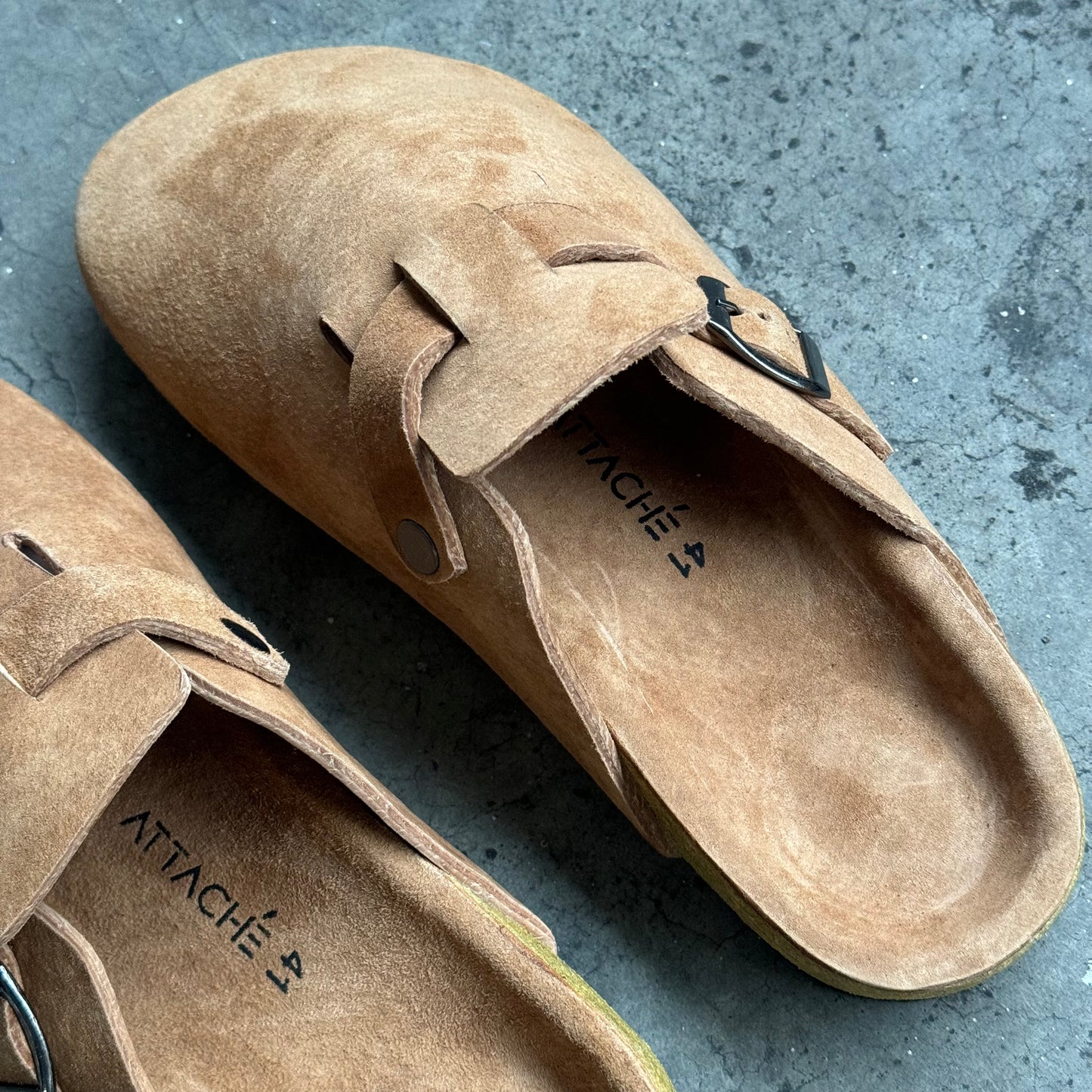 Limited Edition: Clogs Premium Mono “Tan”