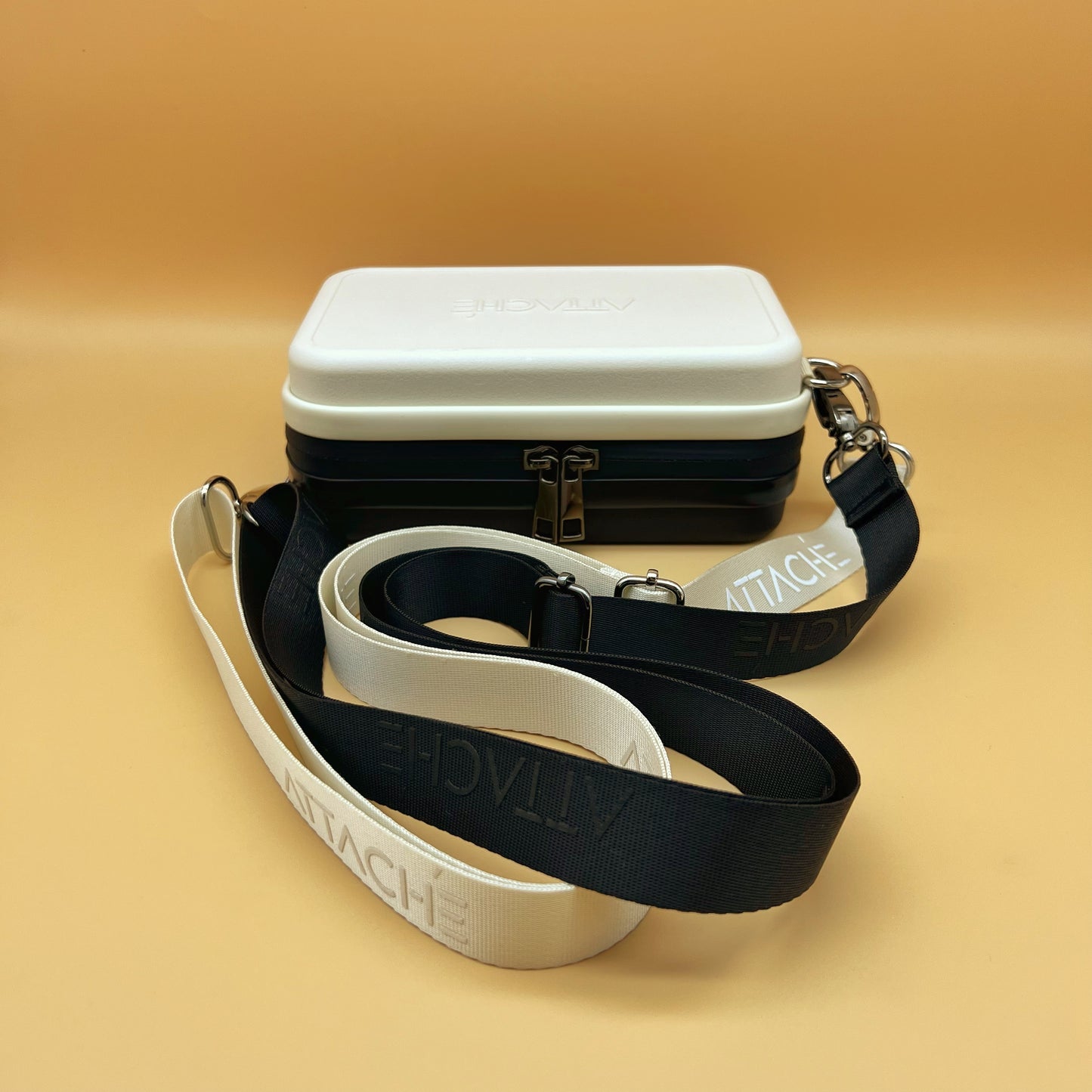 Attaché V2 Premium - Dual Tone Flip Series Off White / Black