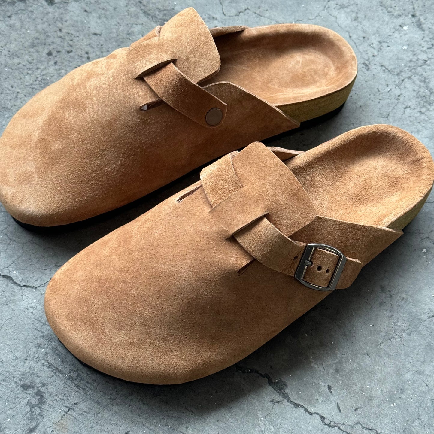 Limited Edition: Clogs Premium Mono “Tan”