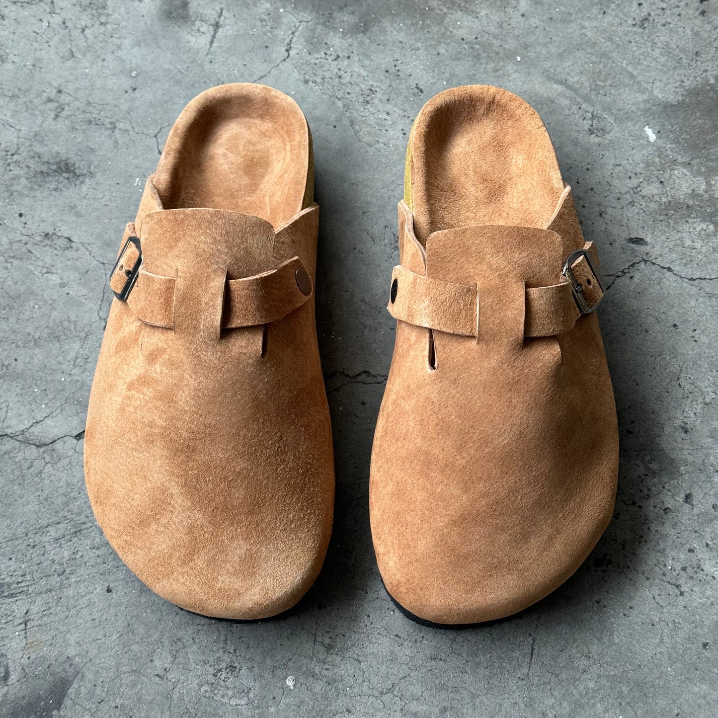 Limited Edition: Clogs Premium Mono “Tan”