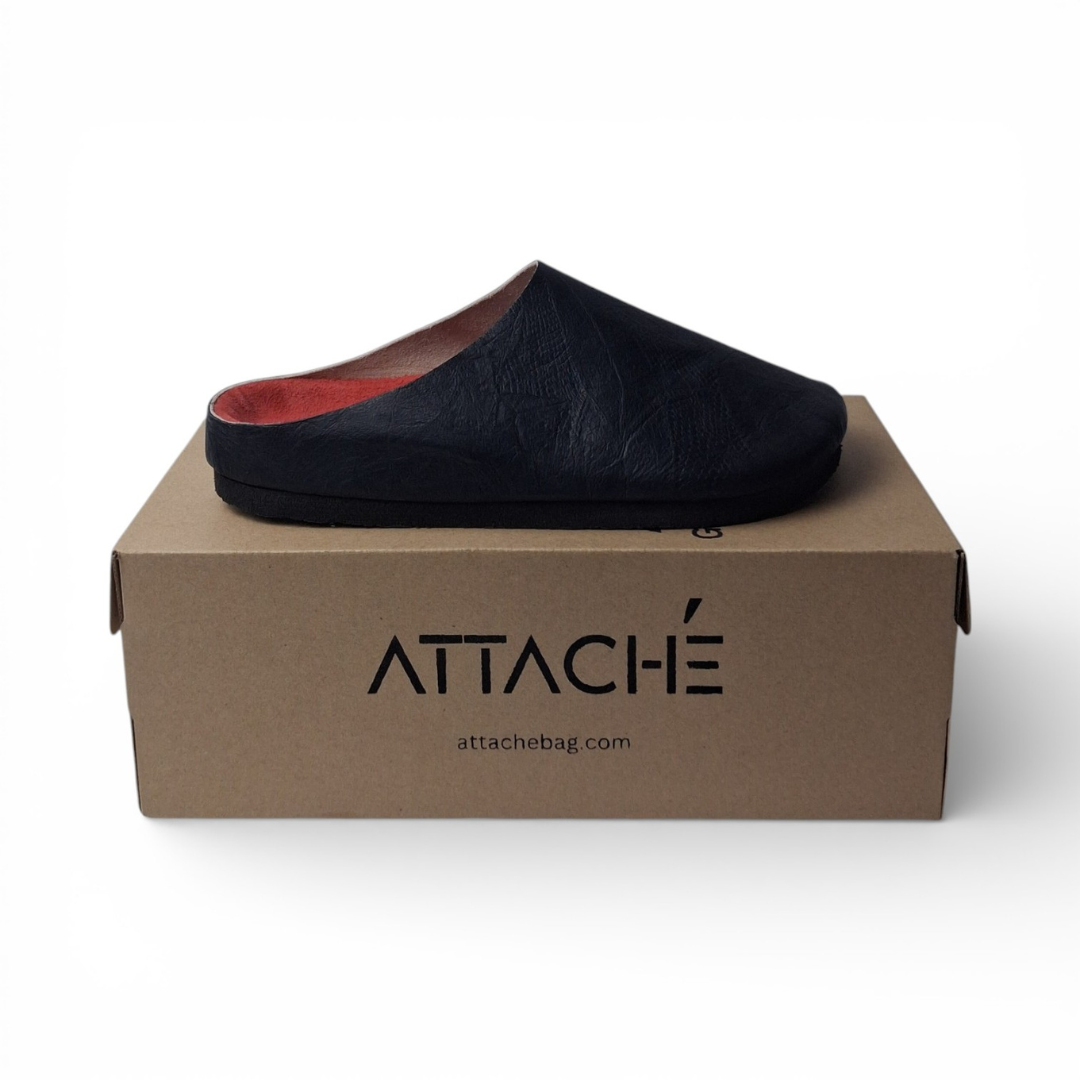 Mule Crumpled Black Red Leather