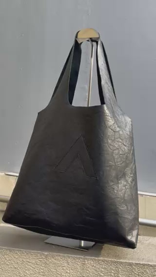 Arch Sack Genuine Leather Tote - Crumpled Black