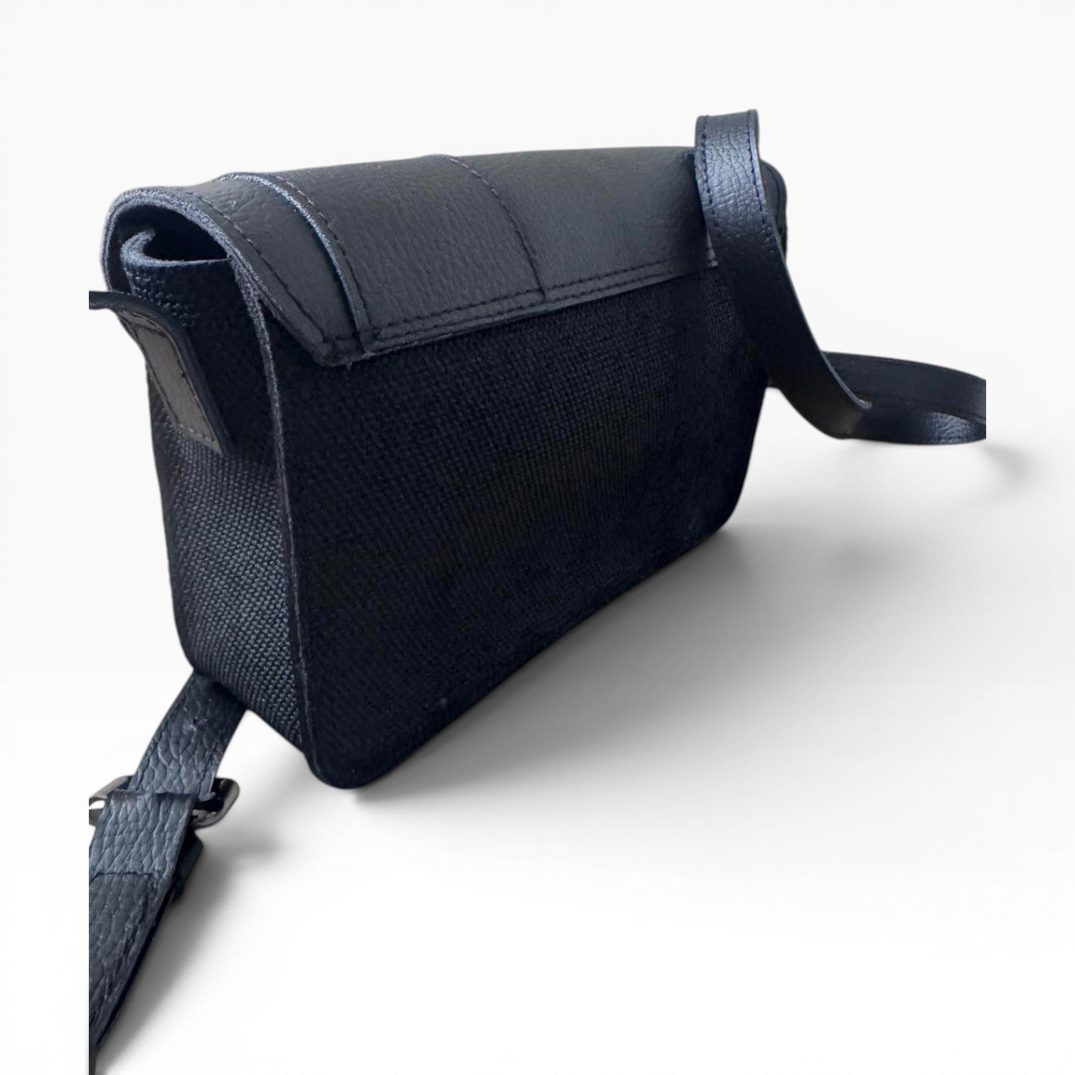 Attaché Latch Mini in Black Cowhide Leather