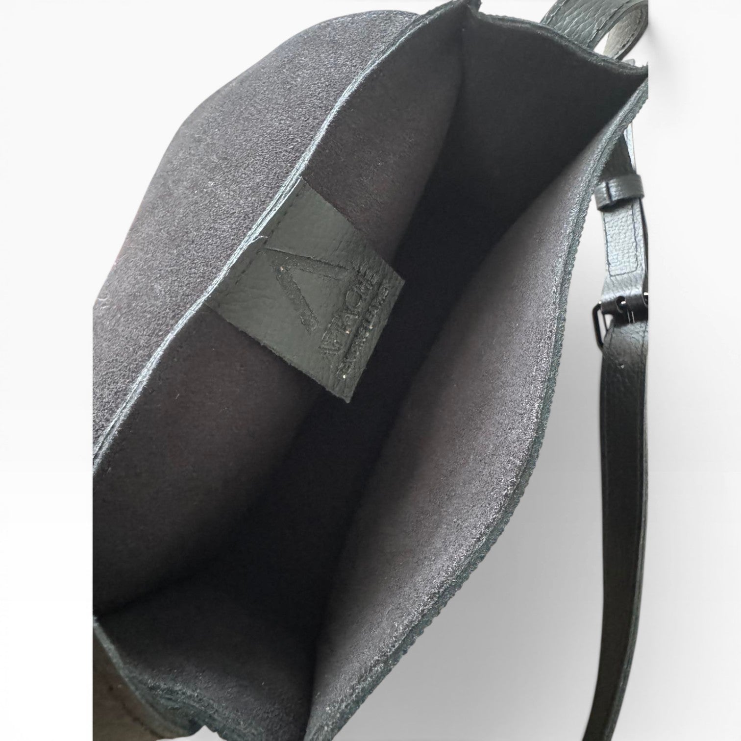 Attaché Latch Mini in Black Cowhide Leather